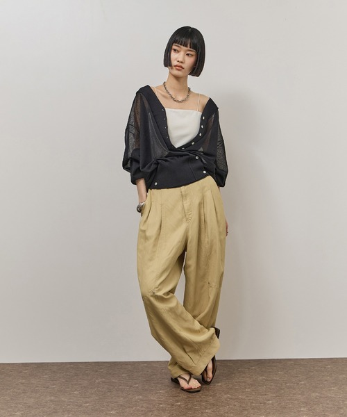 ADAM ET ROPE'(アダムエロペ)の「アジャストヘムクロップドパンツ(その他パンツ・レディース・ベージュ/ブラック・36/38)」の13枚目の写真
