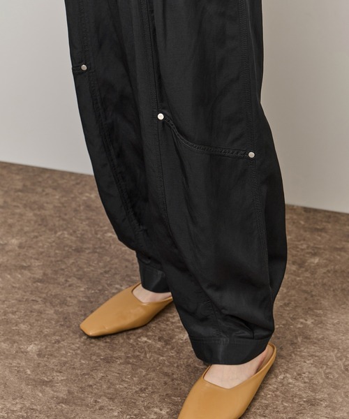 ADAM ET ROPE'(アダムエロペ)の「アジャストヘムクロップドパンツ(その他パンツ・レディース・ベージュ/ブラック・36/38)」の19枚目の写真