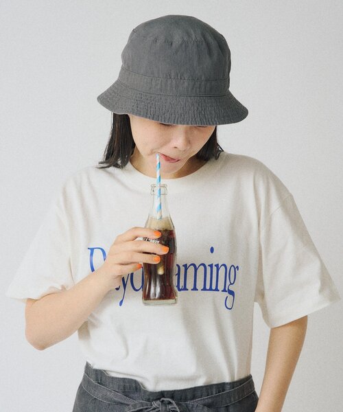WHIMSIC（ウィムジック）の「【UNISEX】リバーシブルバケットハット（ハット・メンズ・チャコールグレー/ネイビー/ベージュ・FREE）」の2枚目の写真