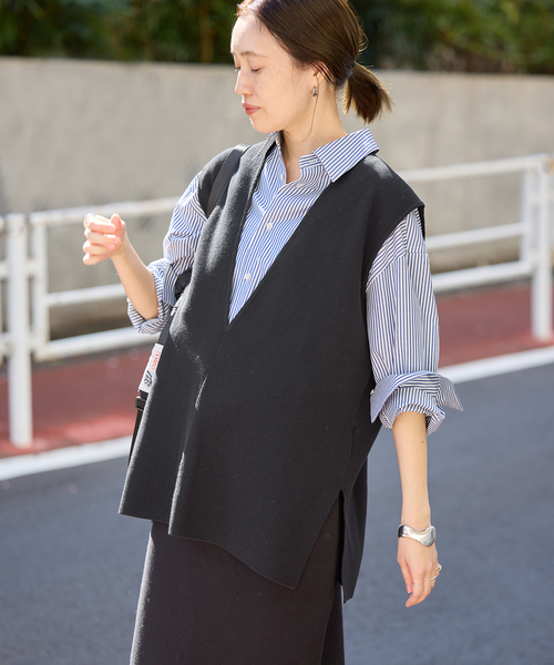 SLOBE IENA(スローブイエナ)の「《WEB限定/追加2》ダブルフェイスコットンニットベスト(ベスト・レディース・チャコールグレー/ブラック・FREE)」の5枚目の写真