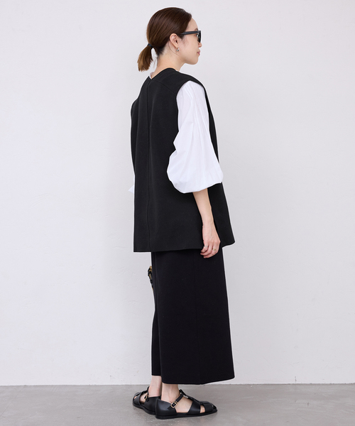 SLOBE IENA(スローブイエナ)の「《WEB限定/追加2》ダブルフェイスコットンニットベスト(ベスト・レディース・チャコールグレー/ブラック・FREE)」の8枚目の写真