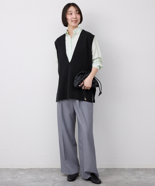 SLOBE IENA(スローブイエナ)の「《WEB限定/追加2》ダブルフェイスコットンニットベスト(ベスト・レディース・チャコールグレー/ブラック・FREE)」の11枚目の写真