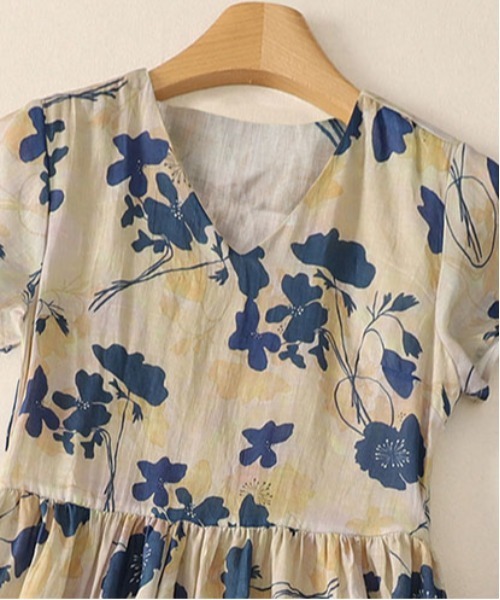 &soiree(アンドソワレ)の「レトロフラワーVネック半袖ワンピース(ワンピース・レディース・ベージュ・MEDIUM/X-LARGE/LARGE)」の3枚目の写真