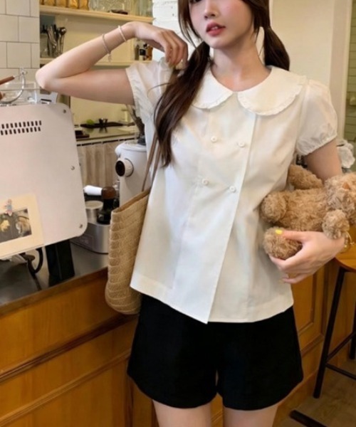 LUCPY(ラクピー)の「ビッグカラーパフスリーブブラウス(シャツ/ブラウス・レディース・ブラック/ホワイト・SMALL/X-LARGE/LARGE/MEDIUM)」の1枚目の写真