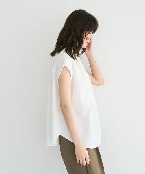 YECCA VECCA(イェッカヴェッカ)の「パールタックフレンチスリーブブラウス(シャツ/ブラウス・レディース・ダークネイビー/ライトブルー/オフホワイト・FREE)」の5枚目の写真