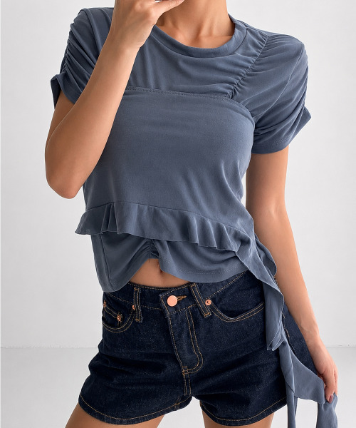 VIVID LADY(ビビッドレディー)の「アシンメトリーフリルTシャツxタンクトップ アンサンブルセット(アンサンブル・レディース・ホワイト/チャコールグレー/カーキ/ブラック・FREE)」の6枚目の写真
