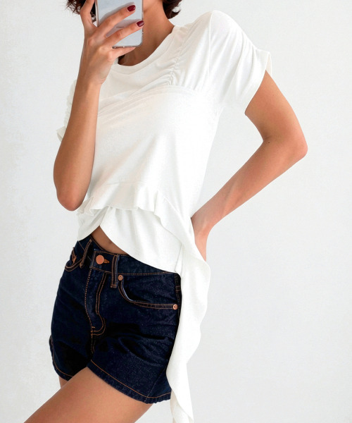 VIVID LADY(ビビッドレディー)の「アシンメトリーフリルTシャツxタンクトップ アンサンブルセット(アンサンブル・レディース・ホワイト/チャコールグレー/カーキ/ブラック・FREE)」の15枚目の写真