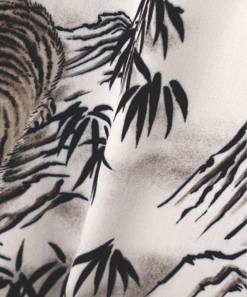 AVIREX(アヴィレックス)の「ALOHA SHIRT”TIGER & BAMBOO" / アロハシャツ タイガー バンブー / AVIREX / アヴィレックス(シャツ/ブラウス・メンズ・オフホワイト/ブラック・MEDIUM/XX-LARGE/X-LARGE/LARGE)」の16枚目の写真