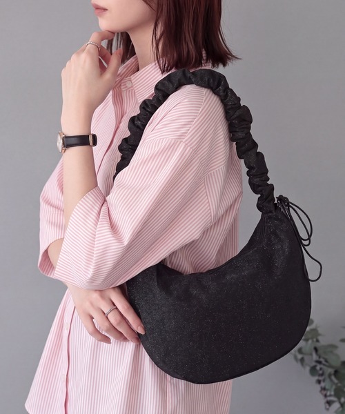 SETUP7(セットアップセブン)の「【SETUP7】ギャザーハンドルラメショルダーバッグ SCCH(ショルダーバッグ・レディース・ブラック・FREE)」の1枚目の写真