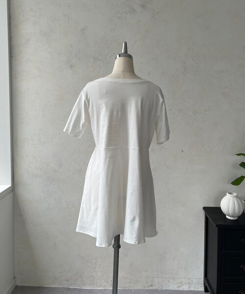 prose verse(プロズヴェール)の「【セットアイテム】裾フリルビスチェ×ペプラムTシャツ(Tシャツ/カットソー・レディース・ホワイト系その他・MEDIUM/LARGE)」の2枚目の写真