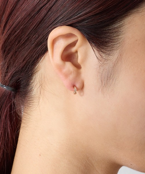CALIN　STANDARD（カリンスタンダード）の「◆金属アレルギー対応◆◆made in japan◆【純金厚メッキ】スターダストライン　極小ミニマル　ループフィットイヤリング（イヤリング・レディース・シルバー/ゴールド/ピンクゴールド・FREE）」の3枚目の写真