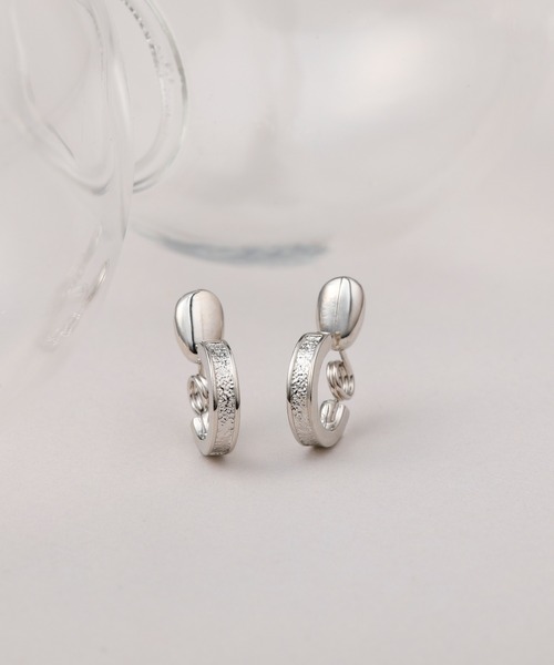 CALIN　STANDARD（カリンスタンダード）の「◆金属アレルギー対応◆◆made in japan◆【純金厚メッキ】スターダストライン　極小ミニマル　ループフィットイヤリング（イヤリング・レディース・シルバー/ゴールド/ピンクゴールド・FREE）」の5枚目の写真