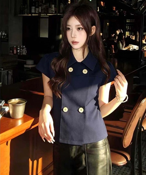 AsheKsha(アシクシャ)の「ネイビー ダブルブレストのドールカラーショート半袖トップス(シャツ/ブラウス・レディース・ネイビー・M)」の17枚目の写真