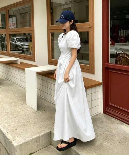 FAVORITO(ファヴォリート)の「パフスリーブワンピース(ワンピース・レディース・ホワイト/ブラック/ライトブルー・F)」の6枚目の写真