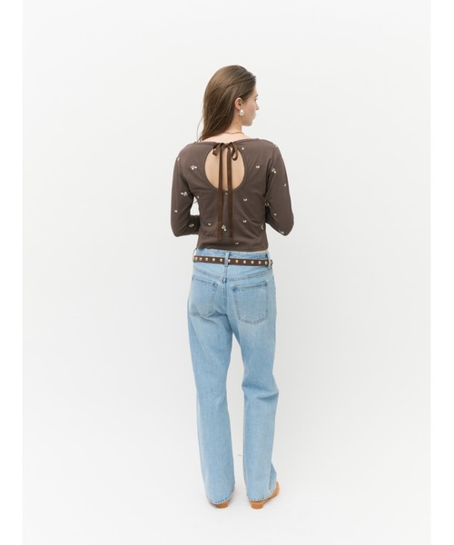 Lutim by u(ルチバイユー)の「ミュートフラワー刺繍バックリボントップス(Tシャツ/カットソー・レディース・ベージュ/ブラック/ブラウン・FREE)」の8枚目の写真