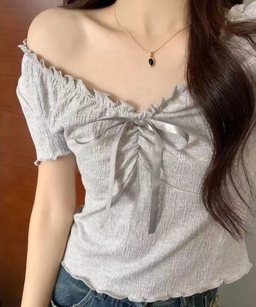 Beststore(ベストストア)の「胸元リボン オフショルダー トップス 半袖 ギャザー クシュクシュ 伸縮性(Tシャツ/カットソー・レディース・アイボリー/グレー/セージグリーン・FREE)」の17枚目の写真