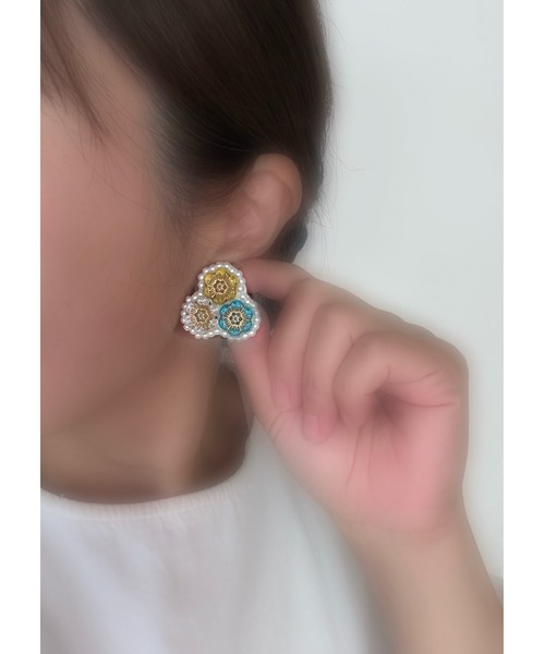 tone（トーン）の「【himemayu】お花ピアス(MA)（ピアス（両耳用）・レディース・マルチ・FREE）」の3枚目の写真