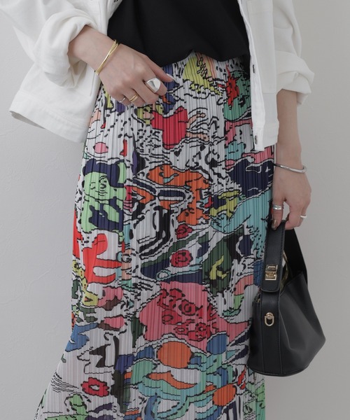 crossi(クロッシー)の「ポップアート総柄フレアプリーツスカート(スカート・レディース・ホワイト・FREE)」の13枚目の写真