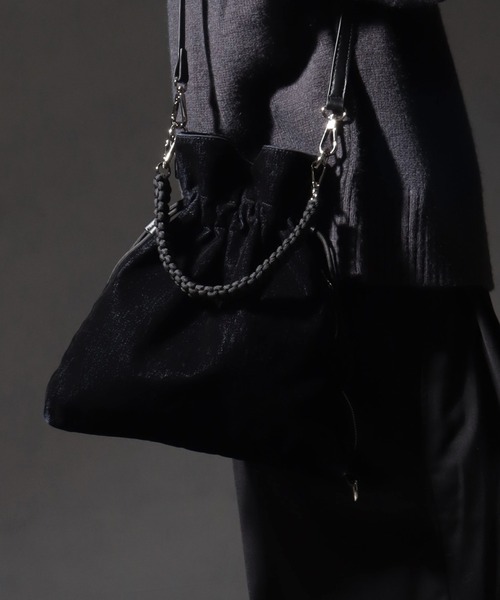 welise(ウェライズ)の「【welise×ADAMPATEK】faded flockey denim drawstring minibag/フェードフロッキーデニム 巾着バッグ(ショルダーバッグ・メンズ・ブラック/ダークインディゴブルー・FREE)」の12枚目の写真