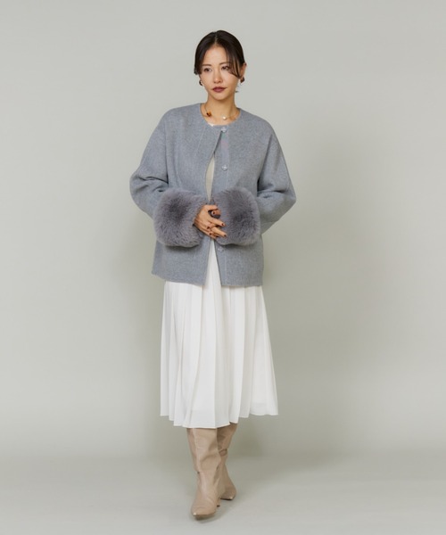 LE SOUK(ルスーク)の「ファー付きクルーネックリバーコート(ノーカラーコート・レディース・ネイビー/パープル・9号)」の22枚目の写真
