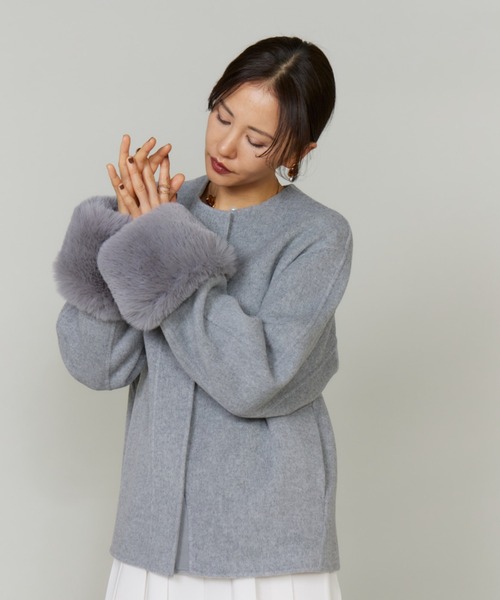 LE SOUK(ルスーク)の「ファー付きクルーネックリバーコート(ノーカラーコート・レディース・ネイビー/パープル・9号)」の19枚目の写真
