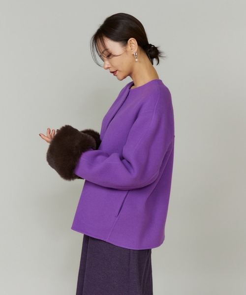 LE SOUK(ルスーク)の「ファー付きクルーネックリバーコート(ノーカラーコート・レディース・ネイビー/パープル・9号)」の11枚目の写真