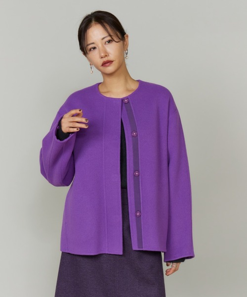LE SOUK(ルスーク)の「ファー付きクルーネックリバーコート(ノーカラーコート・レディース・ネイビー/パープル・9号)」の13枚目の写真