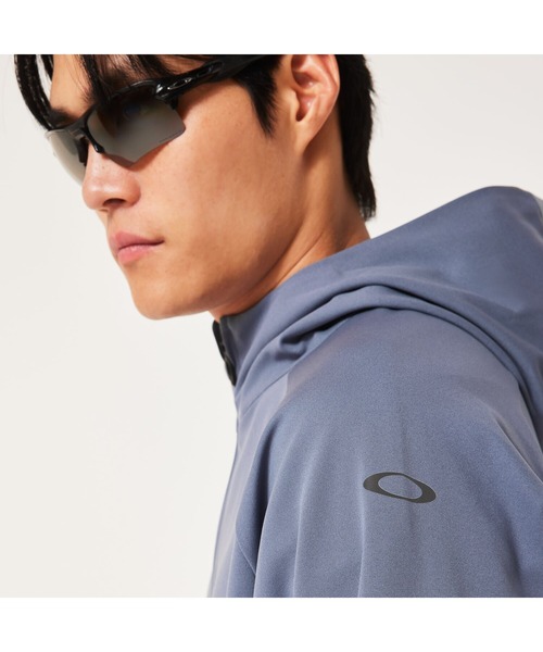 OAKLEY(オークリー)の「オークリー O-SYNC PACK LT FLEECE JACKET 1.0/ジャージ/スポーツ・トレーニング/メンズ/OAKLEY(パーカー・メンズ・チャコールグレー/ライトグレー/グレイッシュブルー・L/M/S/XL)」の16枚目の写真