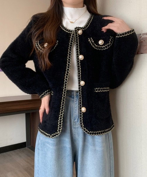 DRESS PLUS（ドレスプラス）の「パール調ボタン配色ブレード ジャケットライクニットカーディガン（カーディガン/ボレロ・レディース・ブラック/ホワイト・フリー）」の2枚目の写真