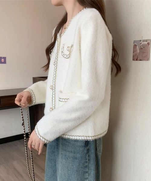 DRESS PLUS（ドレスプラス）の「パール調ボタン配色ブレード ジャケットライクニットカーディガン（カーディガン/ボレロ・レディース・ブラック/ホワイト・フリー）」の16枚目の写真