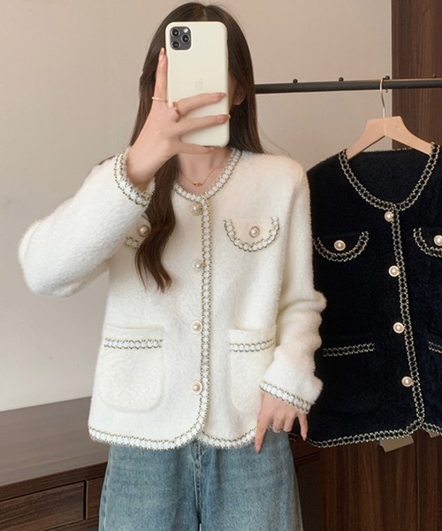 DRESS PLUS（ドレスプラス）の「パール調ボタン配色ブレード ジャケットライクニットカーディガン（カーディガン/ボレロ・レディース・ブラック/ホワイト・フリー）」の17枚目の写真