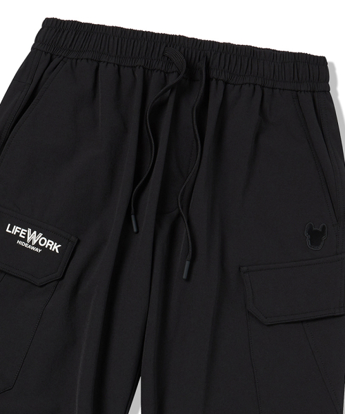 LIFE WORK(ライフワーク)の「L1 レストナイロンカーゴジョガーパンツ(スウェットパンツ・メンズ・カーキ/ブラック・LARGE/MEDIUM)」の4枚目の写真