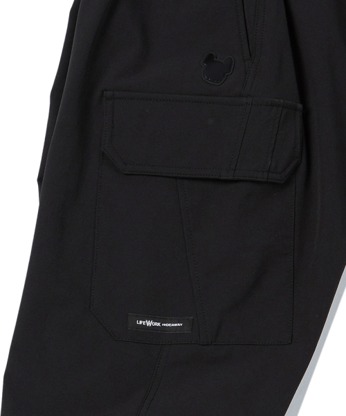 LIFE WORK(ライフワーク)の「L1 レストナイロンカーゴジョガーパンツ(スウェットパンツ・メンズ・カーキ/ブラック・LARGE/MEDIUM)」の5枚目の写真