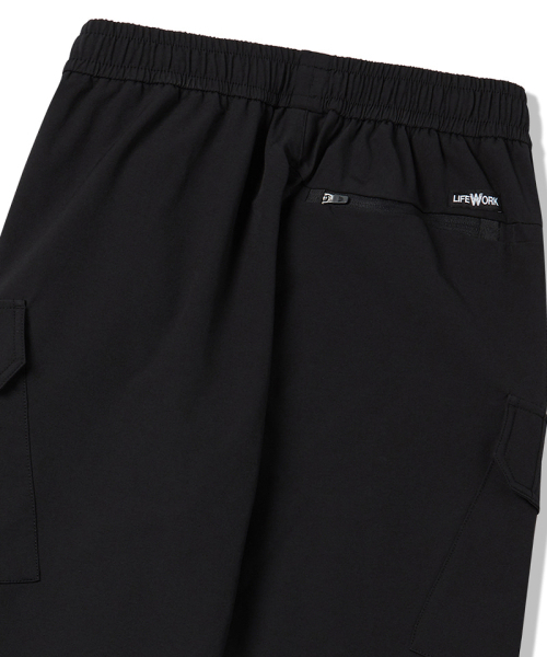 LIFE WORK(ライフワーク)の「L1 レストナイロンカーゴジョガーパンツ(スウェットパンツ・メンズ・カーキ/ブラック・LARGE/MEDIUM)」の6枚目の写真