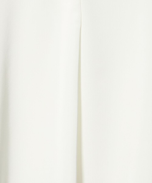 UNITED ARROWS(ユナイテッドアローズ)の「サテン ラウンド Vネック ブラウス(シャツ/ブラウス・レディース・ベージュ/オフホワイト/ネイビー・FREE)」の11枚目の写真