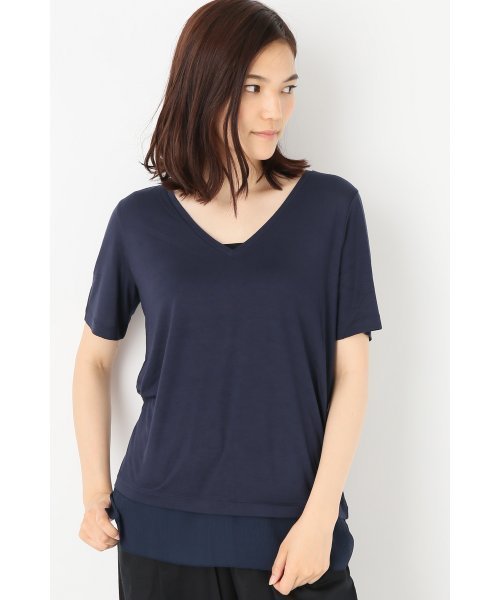 VINCE(ヴィンス)の「VINCE Vネック 裾シフォンTシャツ◆(Tシャツ/カットソー・レディース・ホワイト系その他/ネイビー・36/34)」の2枚目の写真
