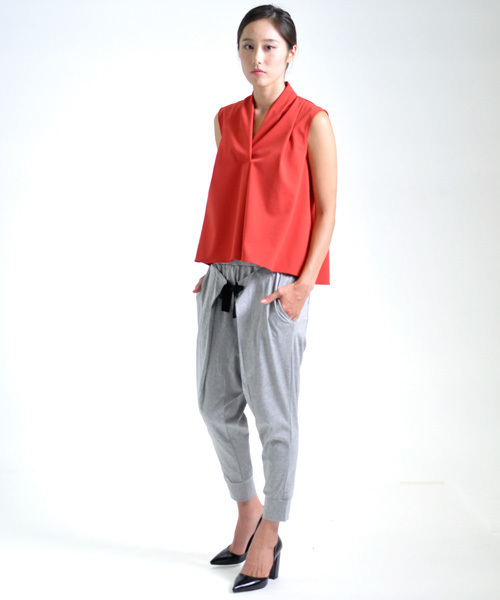 AVIE（アビィ）の「サルエルテーパードパンツ（その他パンツ・レディース・グレー/ブラック・38）」の8枚目の写真