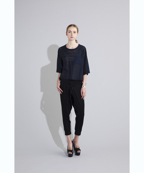 AVIE（アビィ）の「サルエルテーパードパンツ（その他パンツ・レディース・グレー/ブラック・38）」の17枚目の写真