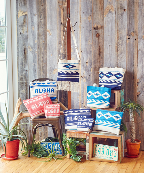 Kahiko（カヒコ）の「【Kahiko】ヴィンテージ調ウェーブクラッチバッグ（クラッチバッグ・レディース・ホワイト/ブルー・FREE）」の10枚目の写真