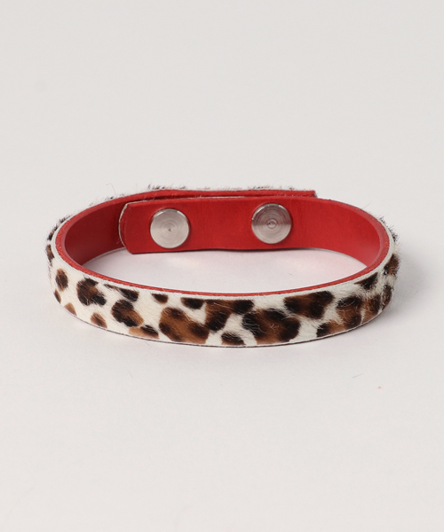 PAPILLONNER（パピヨネ）の「カーフヘアーギボシブレス（ブレスレット・レディース・ブラック/ベージュ/レッド/ブラウン・FREE）」の2枚目の写真