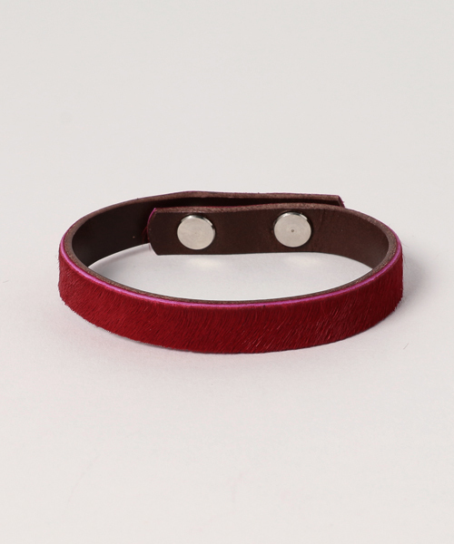 PAPILLONNER（パピヨネ）の「カーフヘアーギボシブレス（ブレスレット・レディース・ブラック/ベージュ/レッド/ブラウン・FREE）」の4枚目の写真