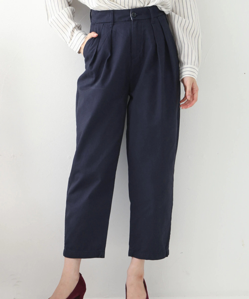 earth music&ecology（アースミュージックアンドエコロジー）の「USA COTTONチノパンツ(テーパード)（チノパンツ・レディース・ネイビー/ベージュ/カーキ・L/M/S）」の3枚目の写真