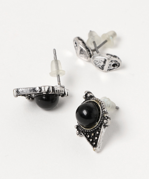 TONE SELECT GOODS(トーンセレクトグッズ)の「【femme fatale】ピアス&リングSET(ピアス(両耳用)・レディース・シルバー/ゴールド・FREE)」の5枚目の写真