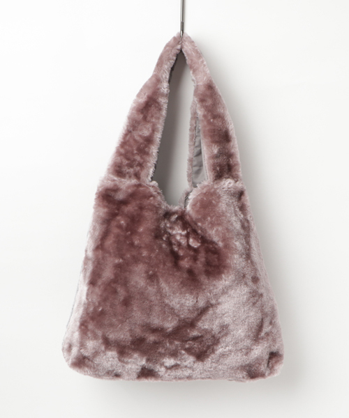 merlot plus（メルロープリュス）の「バイカラーワンショルダーファーバッグ2442（ショルダーバッグ・レディース・ベージュ/ピンク/ブルー・FREE）」の4枚目の写真