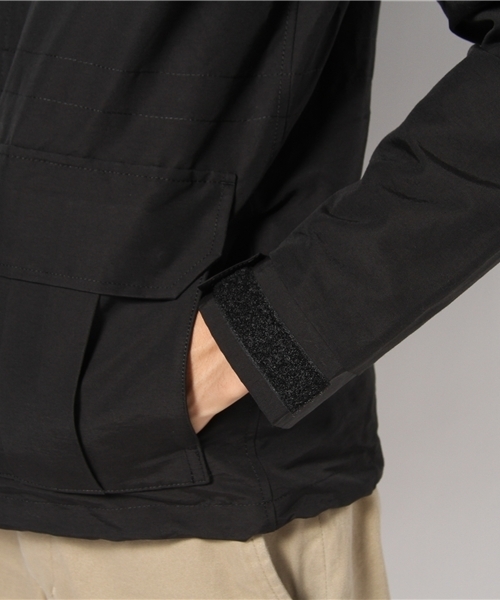 A BATHING APE（アベイシングエイプ）の「MOUNTAIN PARKA