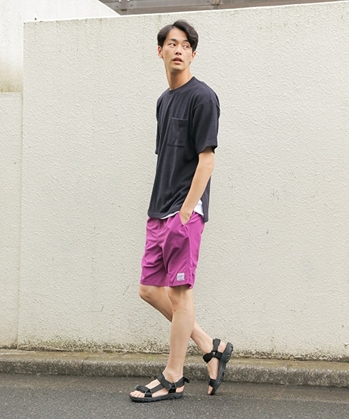 niko and...(ニコアンド)の「カラーブークレTシャツ(Tシャツ/カットソー・メンズ・ネイビー/ブルー/オフホワイト/ピンク・LARGE/MEDIUM)」の5枚目の写真