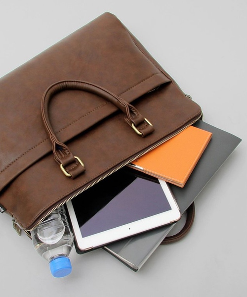 ８(eight)（エイト）の「ビジネスバッグ PUレザー（ビジネスバッグ・メンズ・ブラック/ダークブラウン/キャメル/ブラック系その他/ブラウン系その他/ブラック系その他2/ネイビー/グレー/グレー系その他・FREE）」の14枚目の写真