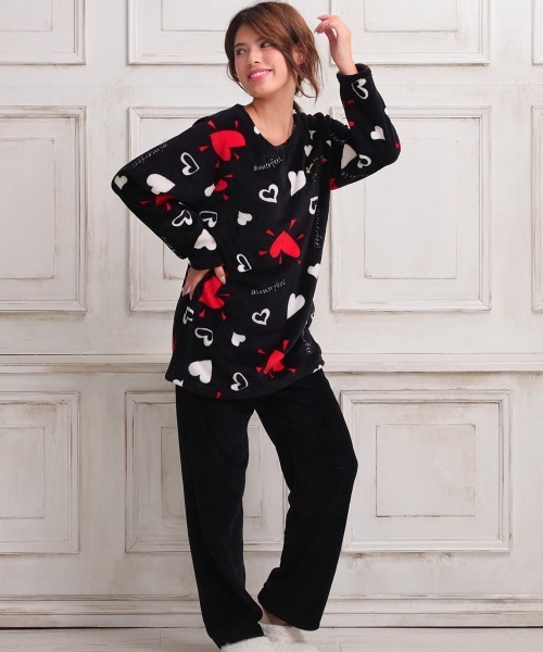 aimerfeel(エメフィール)の「ペアウォームフリース上下セット(ルームウェア/パジャマ)」|ブラックミックス