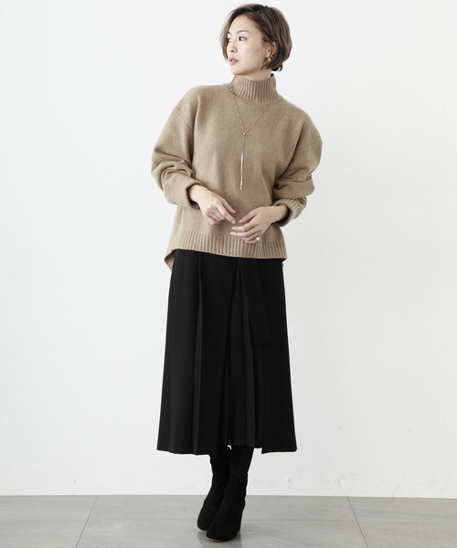 STUDIOUS（ステュディオス）の「【STUDIOUS】ハイネック バックシャン ニット（ニット/セーター・レディース・ベージュ/ネイビー/グレー・FREE）」の9枚目の写真