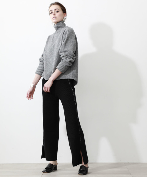 STUDIOUS（ステュディオス）の「【STUDIOUS】ハイネック バックシャン ニット（ニット/セーター・レディース・ベージュ/ネイビー/グレー・FREE）」の10枚目の写真